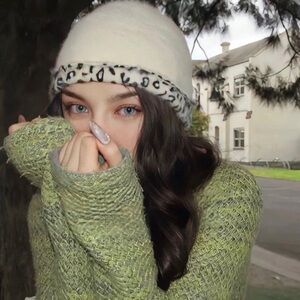 Meet your Posher, Daniela